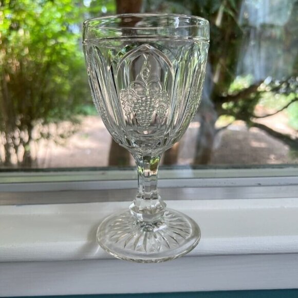 Vintage Fenton Red Cliff Goblet Clear Grapes Water Tea Wine 12 oz - Picture 4 of 10